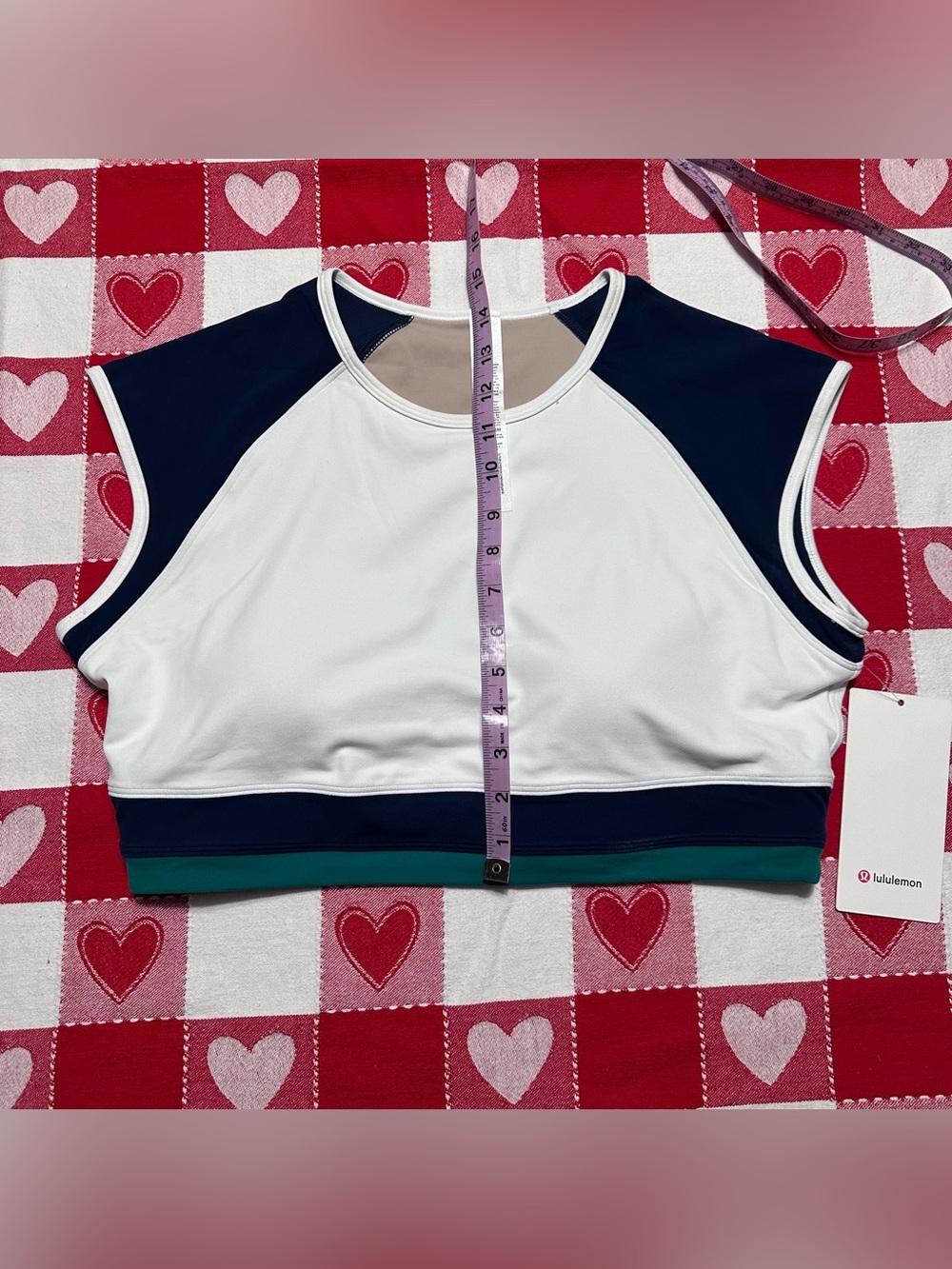 Lululemon Nulu colourblock crop short sleeve green white and top with bra - Picture 5 of 6